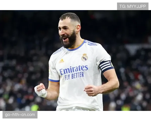 本泽马生涯争议解析：荣誉含金量与战术价值孰轻孰重