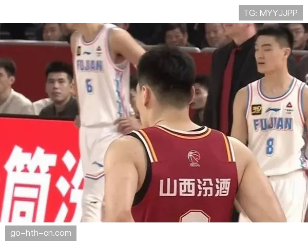篮球比赛中出现双方犯规如何判定？裁判标准与球权归属解析